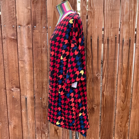 LuLaRoe Irma Tunic Top Red And Black Print 0500 - Picture 3 of 5